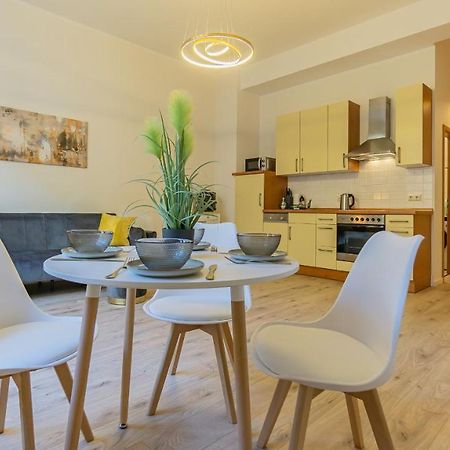 Cityapartment - 53 M², 2 Zimmer, Zentral, Netflix, Kueche, Waschmaschine 콧부스 외부 사진
